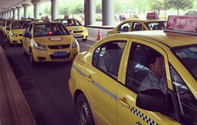 重慶出租車全面換裝國(guó)產(chǎn)車 一次“中國(guó)制造”的給力轉(zhuǎn)身